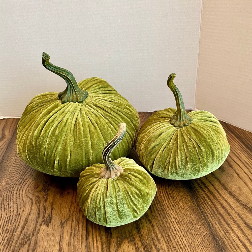 Set of 3 Green Velvet Pumpkins